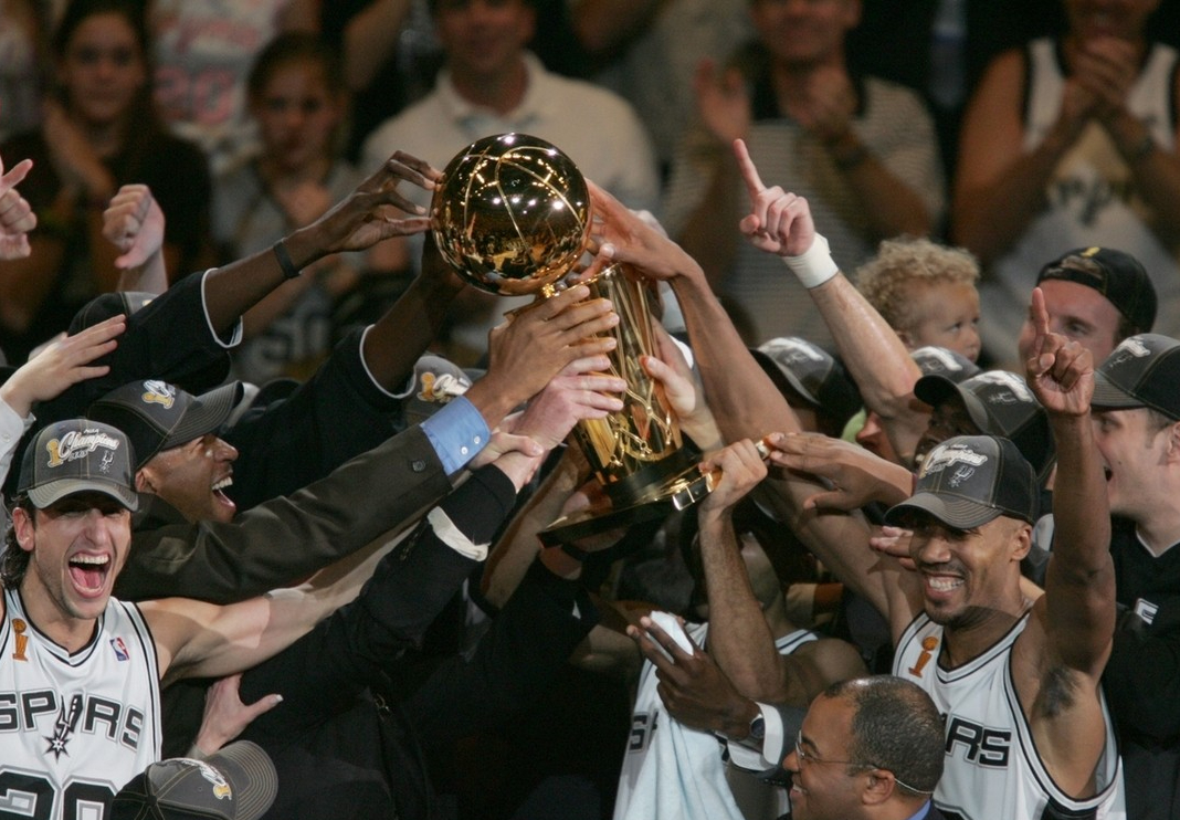 lol最新客户端下载-圣安东尼奥马刺回放